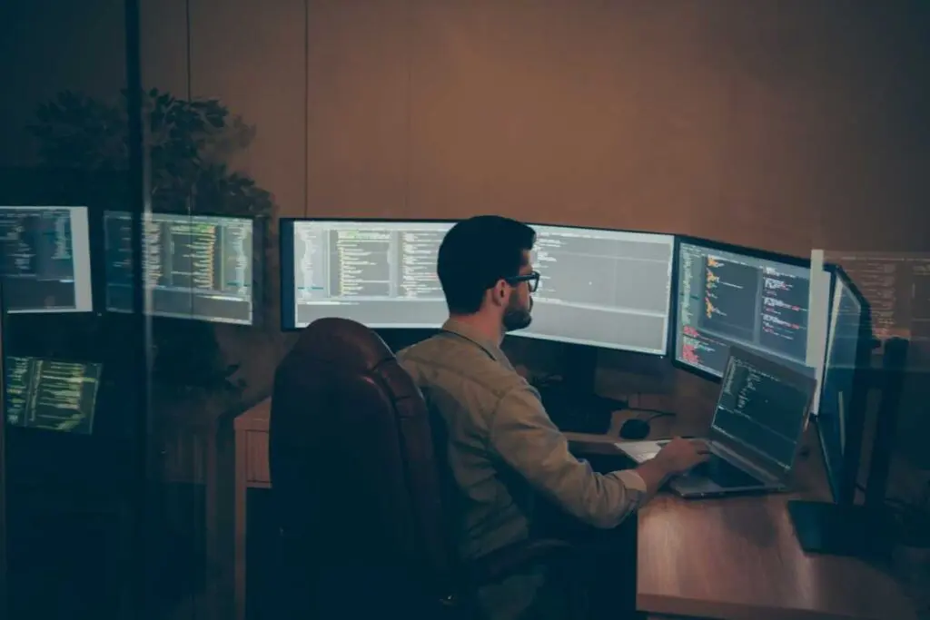 como funciona o sistema operacional linux